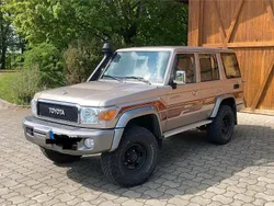 Gold Gebraucht 2016 Toyota Land Cruiser SUV | 68.000 €