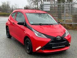 Rot Gebraucht 2017 Toyota Aygo Kleinwagen | 4.299 € (Fairer Preis)