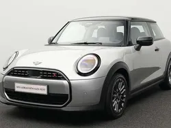 Grau Gebraucht 2024 Mini Cooper S Classic Kleinwagen | 26.945 € (Guter Preis)