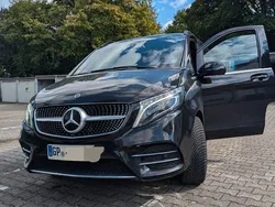 Schwarz Gebraucht 2021 Mercedes V300 AMG line Van / Kleinbus | 53.999 € (Fairer Preis)