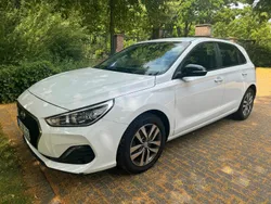 Weiß Gebraucht 2019 Hyundai i30 Kleinwagen | 14.000 €