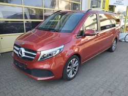 Rot Gebraucht 2021 Mercedes V250 Van / Kleinbus | 42.911 € (Fairer Preis)