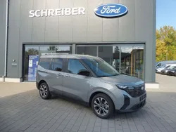 Silber Gebraucht 2024 Ford Tourneo Courier Titanium Van / Kleinbus | 25.900 € (Fairer Preis)