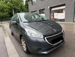 Schwarz Gebraucht 2013 Peugeot 208 Access Kleinwagen | 2.500 € (Superpreis)