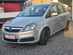 Silber Gebraucht 2006 Opel Zafira Edition Van / Kleinbus | 1.250 € (Superpreis)