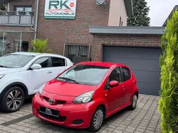 Rot Gebraucht 2011 Toyota Aygo Cool Kleinwagen | 3.500 € (Fairer Preis)