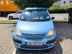 Blau Gebraucht 2002 Citroën C3 Kleinwagen | 1.300 €