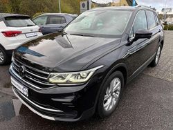 Deep black perleffekt Gebraucht 2023 VW Tiguan Elegance SUV | 27.490 € (Fairer Preis)
