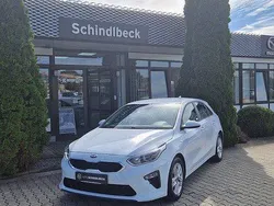 Weiß Gebraucht 2021 Kia Ceed Kleinwagen | 14.490 €