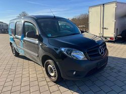 Schwarz Gebraucht 2018 Mercedes Citan 109 Van / Kleinbus | 6.500 € (Fairer Preis)