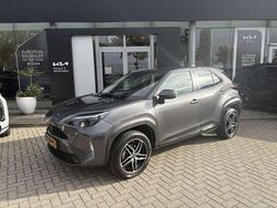 Grau Gebraucht 2022 Toyota Yaris Cross Active SUV | 22.534 € (Fairer Preis)
