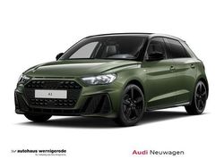 Distriktgrün metallic Neu 2025 Audi A1 Sportback S-Line Kleinwagen | 37.529 € (Teuer)