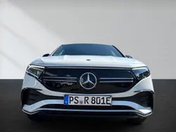 Weiß Gebraucht 2023 Mercedes EQA250+ AMG SUV | 36.350 € (Fairer Preis)