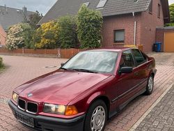 Rot Gebraucht 1993 BMW 316 Limousine | 2.890 €