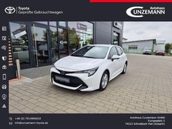 Weiss Gebraucht 2022 Toyota Corolla Hybrid Comfort Limousine | 18.770 € (Superpreis)