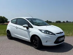 Weiß Gebraucht 2011 Ford Fiesta Kleinwagen | 2.800 € (Guter Preis)