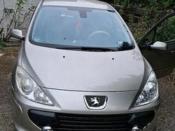 Beige Gebraucht 2006 Peugeot 307 Kleinwagen | 2.900 € (Etwas zu teuer)