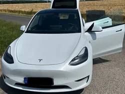 Weiß Gebraucht 2021 Tesla Model Y Long Range SUV | 40.200 € (Teuer)