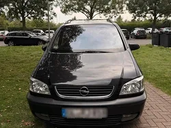 Schwarz Gebraucht 2000 Opel Zafira Van / Kleinbus | 2.100 € (Teuer)