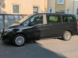 Schwarz Gebraucht 2015 Mercedes V220 Van / Kleinbus | 33.700 € (Teuer)