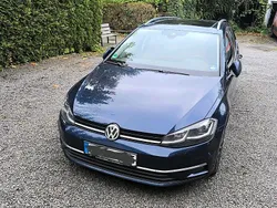 Blau Gebraucht 2018 VW Golf VII Highline Kombi | 13.500 € (Guter Preis)