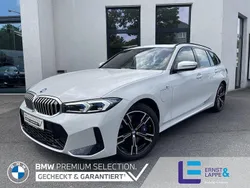 Alpinweiss Gebraucht 2024 BMW 330e M Sport Kombi | 49.840 € (Fairer Preis)