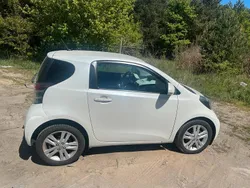 Weiß Gebraucht 2009 Toyota iQ Kleinwagen | 5.850 € (Fairer Preis)