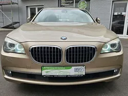 Milanobeige metallic Gebraucht 2012 BMW 740 Limousine | 14.990 € (Fairer Preis)