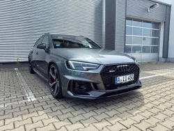 Grau Gebraucht 2019 Audi RS4 Comfort Kombi | 47.990 € (Guter Preis)