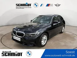Saphirschwarz Gebraucht 2021 BMW 320 Sport Line Kombi | 23.888 € (Guter Preis)