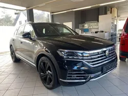 Deep black perleffekt Gebraucht 2022 VW Touareg Elegance SUV | 45.950 € (Fairer Preis)