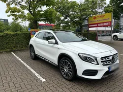 Weiß Gebraucht 2017 Mercedes GLA220 AMG line SUV | 22.900 € (Teuer)