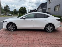 Weiß Gebraucht 2019 Mazda 3 Selection Limousine | 15.800 € (Guter Preis)