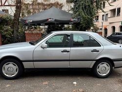 Silber Gebraucht 1995 Mercedes C180 Limousine | 2.500 €
