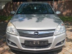 Silber Gebraucht 2008 Opel Astra Kombi | 3.333 € (Etwas zu teuer)