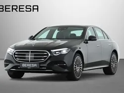 Grau Gebraucht 2024 Mercedes E220 Exclusive Limousine | 70.980 €