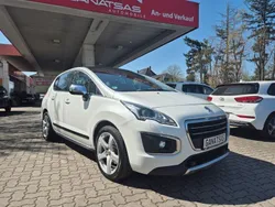 Weiß Gebraucht 2013 Peugeot 3008 Limousine | 9.800 €