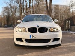 Weiß Gebraucht 2009 BMW 123 M Performance Kleinwagen | 11.700 €
