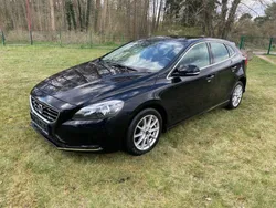 Schwarz Gebraucht 2014 Volvo V40 Kombi | 9.600 € (Guter Preis)