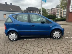 Blau Gebraucht 1998 Mercedes A140 Kleinwagen | 1.790 € (Teuer)