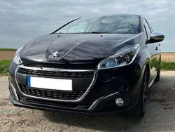 Blau Gebraucht 2019 Peugeot 208 Kleinwagen | 11.499 € (Fairer Preis)