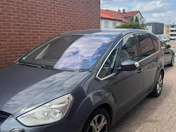 Grau Gebraucht 2010 Ford S-MAX S Van / Kleinbus | 3.900 €