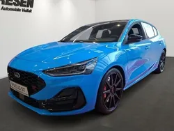 Blau Neu 2024 Ford Focus ST Limousine | 39.990 € (Guter Preis)