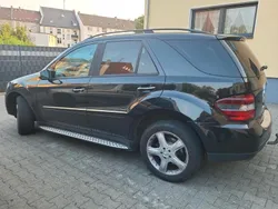 Schwarz Gebraucht 2006 Mercedes ML320 SUV | 6.600 € (Guter Preis)