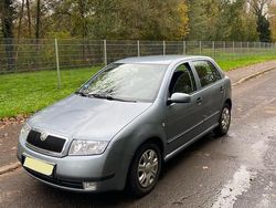 Silber Gebraucht 2003 Skoda Fabia Kleinwagen | 2.200 € (Fairer Preis)