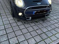 Schwarz Gebraucht 2015 Mini Cooper S Kleinwagen | 11.000 € (Etwas zu teuer)