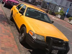 Gelb Gebraucht 2001 Ford Crown Victoria Limousine | 7.500 €