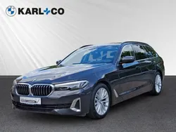 Grau Gebraucht 2021 BMW 520 Luxury Line Kombi | 30.788 € (Fairer Preis)