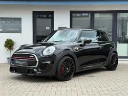 Schwarz Gebraucht 2015 Mini Cooper Kleinwagen | 17.480 € (Etwas zu teuer)
