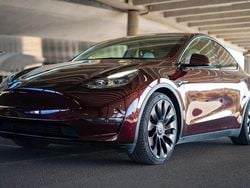 Rot Gebraucht 2023 Tesla Model Y Performance SUV | 35.500 € (Guter Preis)